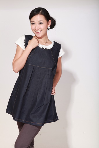 育靈龍斜兜寬肩牛仔衫黑色