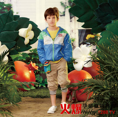 �U�P�㘷��ͯ�b���I(l��ng)�ИI(y��)�r(sh��)�г���