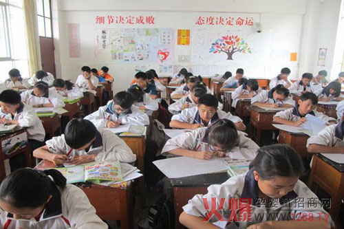 ؐ����������ӛ������ԇ�cDHA֮�g��΢���P(gu��n)ϵ