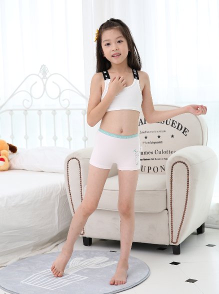 阿瑪熊兒童生態(tài)內(nèi)褲白色藍(lán)邊.jpg 阿瑪熊兒童生態(tài)內(nèi)褲白色藍(lán)邊.jpg