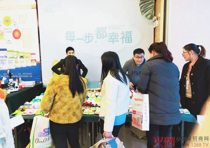 ÿһ�������Ҹ���ĸ�����۷������վ�����չ����Ҹ�����ͯЬ���ʱ��F(xi��n)�A������