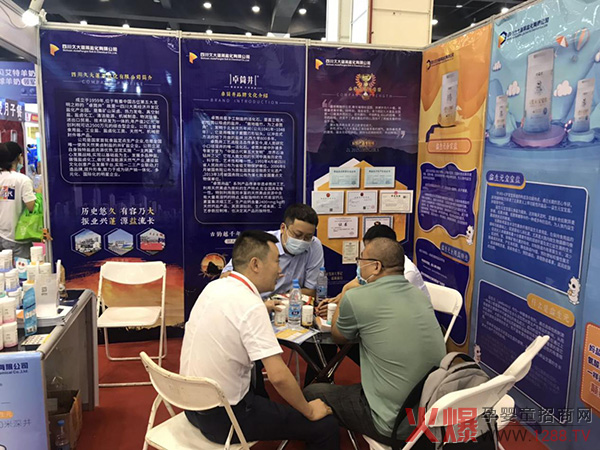 �v����׿Ͳ������Ԫ�}���ǽ��������R��ĸ���Ј�ȫ�հ�������ʳƷ���L�ڣ�