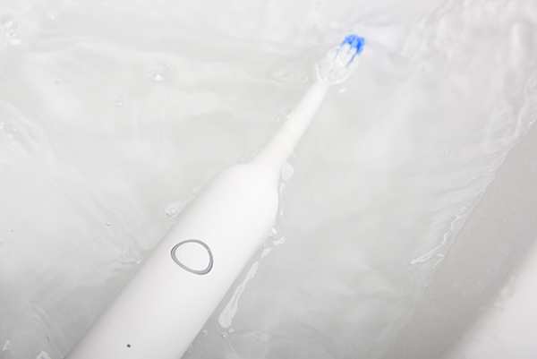 益牙樂聲波電動牙刷產(chǎn)品展示 (2).jpg