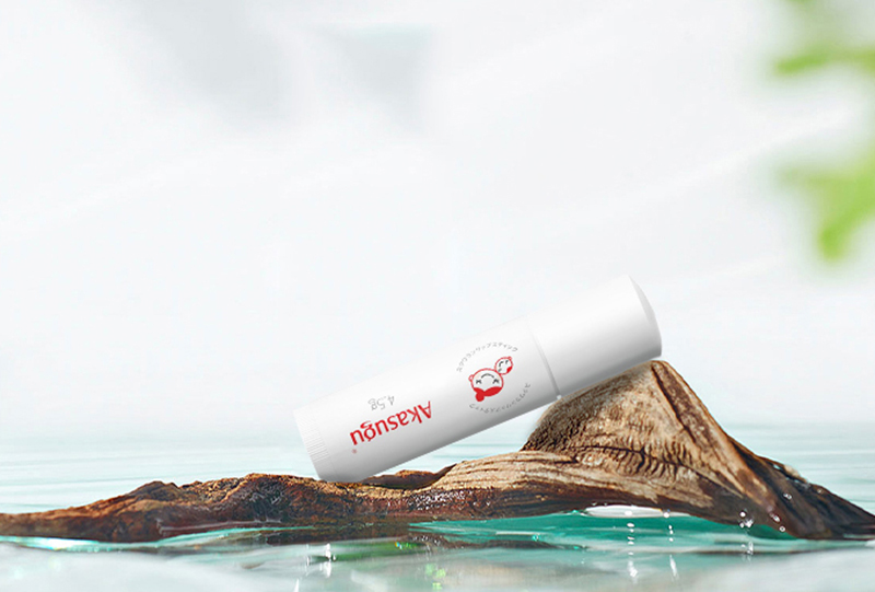 愛舒屋Akasugu兒童角鯊?fù)闈?rùn)唇膏.jpg 愛舒屋Akasugu兒童角鯊?fù)闈?rùn)唇膏.jpg