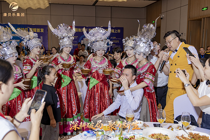 開場(chǎng)舞1.jpg 開場(chǎng)舞1.jpg