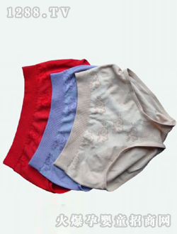 ��֮�Ѻ���С��(n��i)ѝ