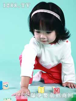 ��(r��n)�댚�������b��ɫ