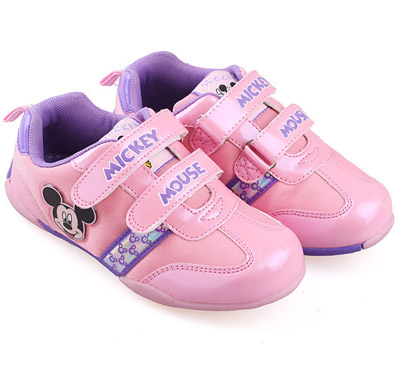 �|����܇(ch��)��ɫ�\(y��n)��(d��ng)Ь