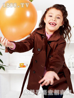 �����ȵ���ɫŮͯ����