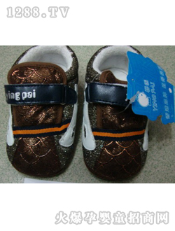 �����~ɫ�냺Ь