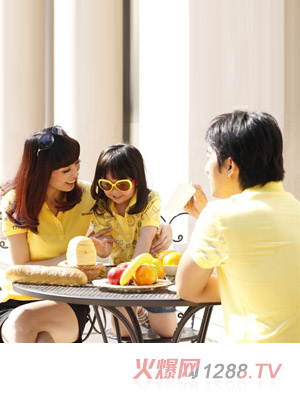 �۞��Sɫ���e�H���b