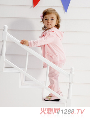 ���r��ͯ�b����ɫ